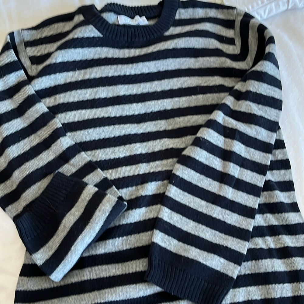 Wheat boys light sweater size 8